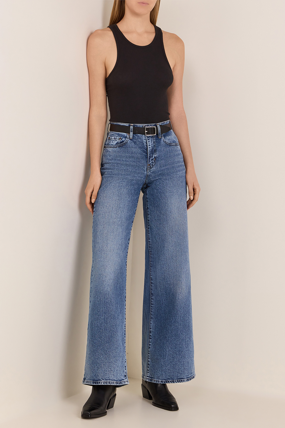 תמונת כל הלוק של מכנסי ג'ינס רחבים 728